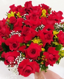 Buquê 12 rosas importadas