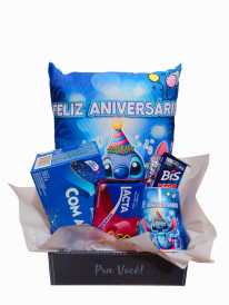 Cesta de chocolate Stich Feliz aniversário